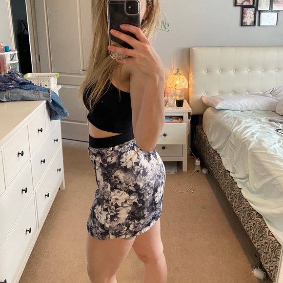 Zara asymmetrical mini skirt - Picture 2 of 2